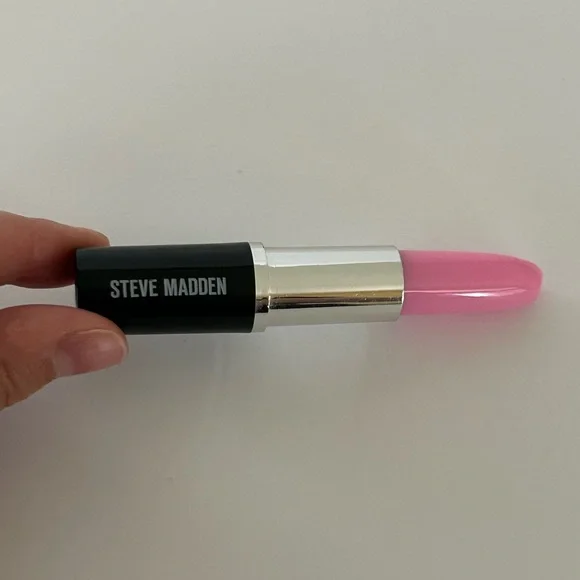 Steve Madden Pink Lipstick Shaped Ink Pen from 2013 (writes in blue ink) - Picture 6 of 10